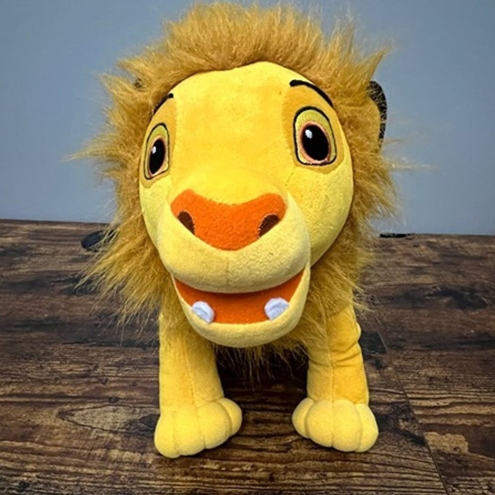 Disney The Lion King Roar Just Like Simba Interactive Plush Toy Yellow Lion